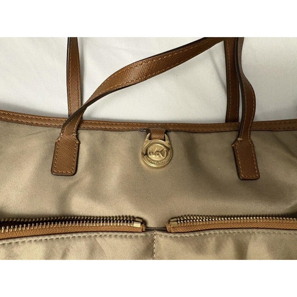 Michael Kors Women's Purse - Picture 2 of 5